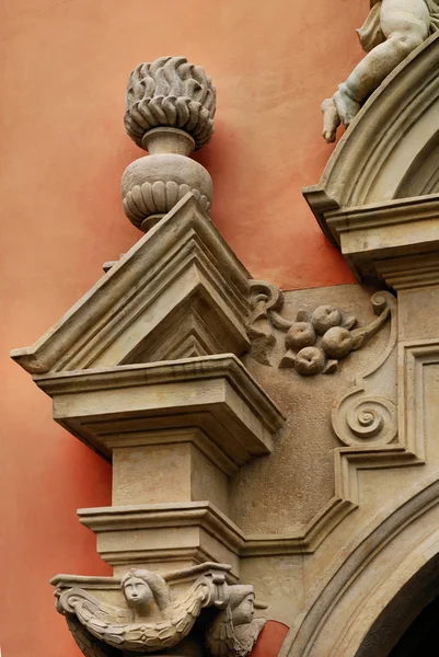 サンドミエシュの聖ミカエル教会のポータル — ストック写真