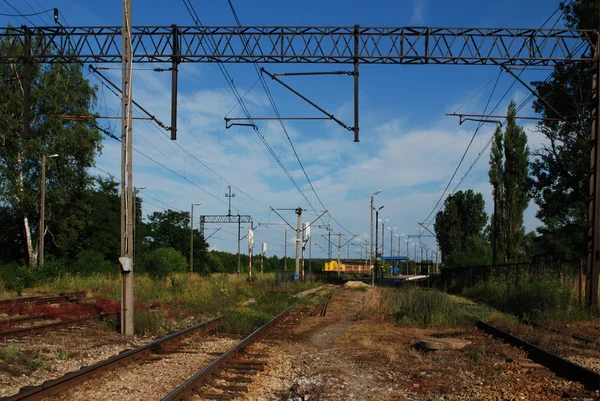 Elektřina post na železničním. — Stock fotografie