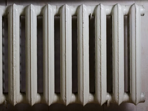 Staromódní tepla radiátoru — Stock fotografie