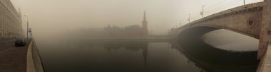 smog, Moskova, Rusya. kremlin Panoraması. Moskova Nehri.