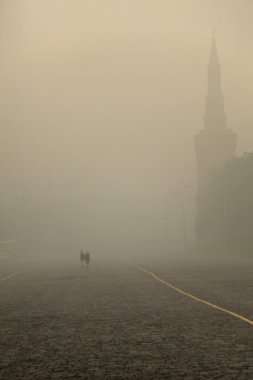 smog, Moskova, Rusya. Kremlin. Kızıl Meydan.