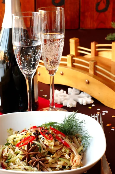 Salad and champagne — Stock Photo, Image