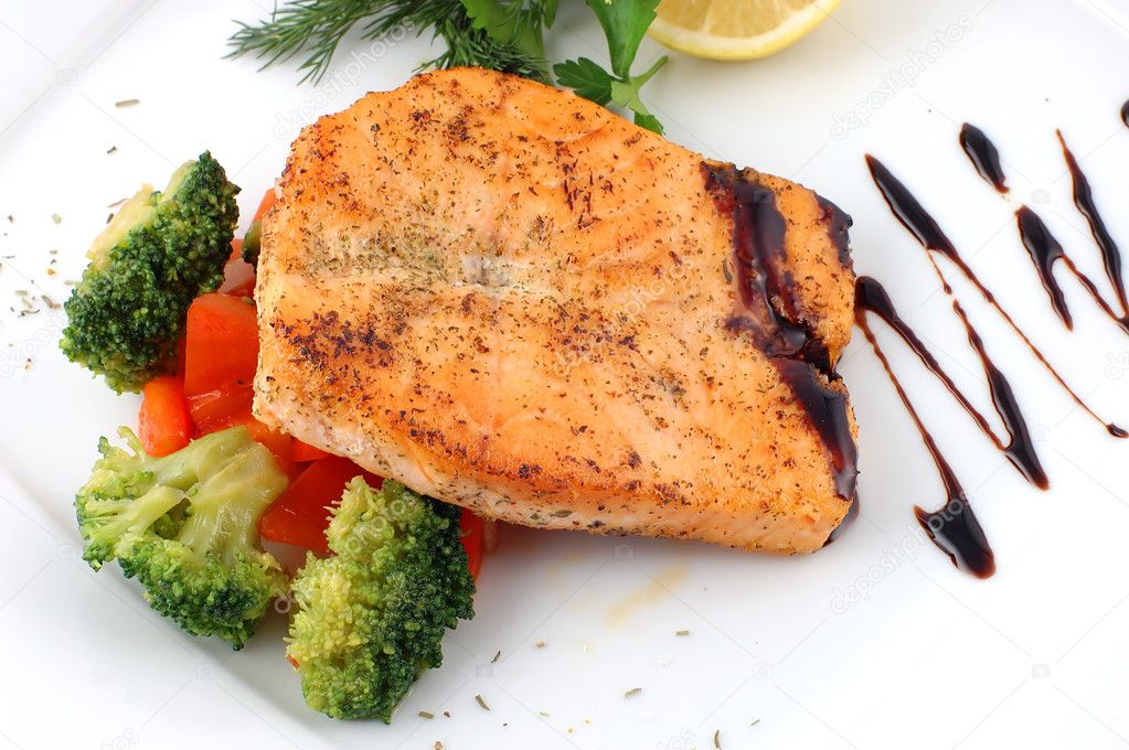 Salmon fried with spices