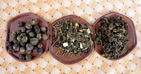 Tee mit lockeren Blättern — Stockfoto