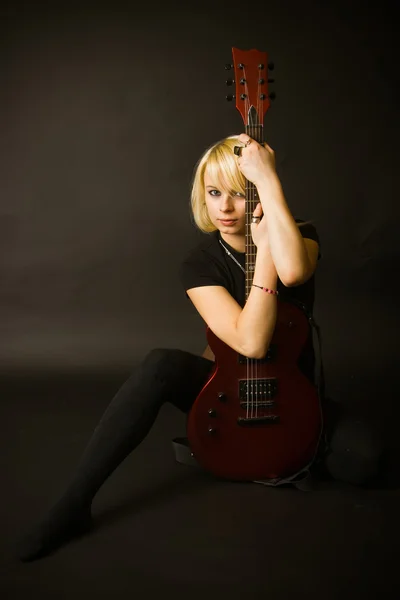 Blonde And Guitar — Stock Photo, Image