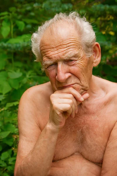 Pensando hombre mayor —  Fotos de Stock