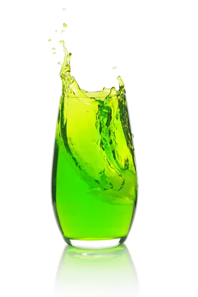 녹색 칵테일 튀는 — 스톡 사진