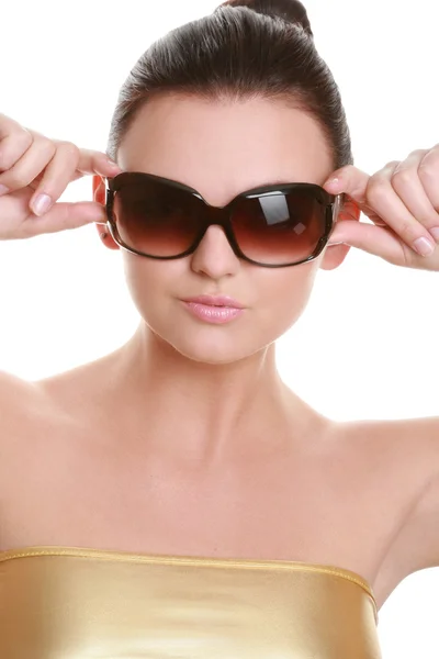 Gyönyörű fiatal nő napszemüvegben — Stock Fotó