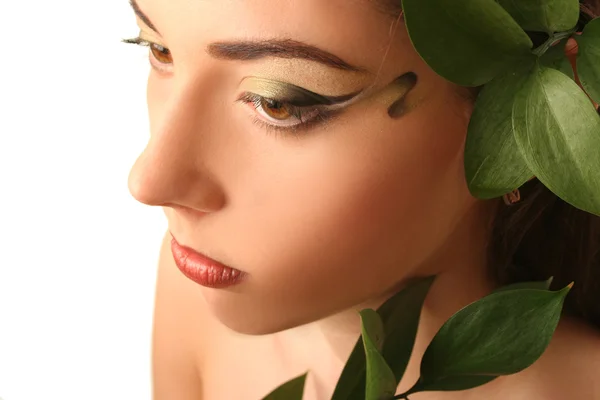 Mujer con hojas verdes —  Fotos de Stock