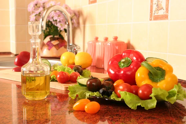 Olive oil on a kitchen — Stock Photo, Image