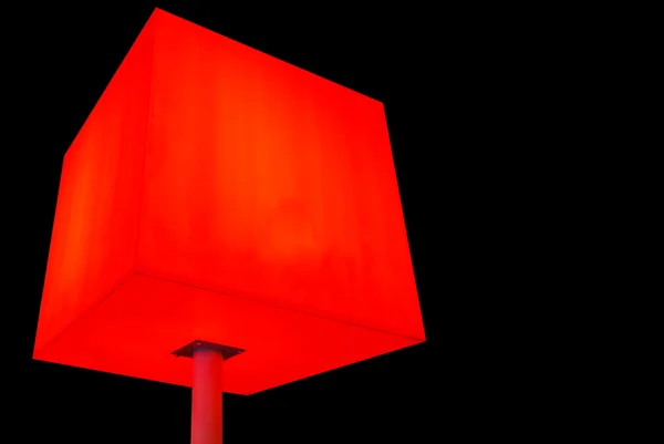 Красный куб — стоковое фото