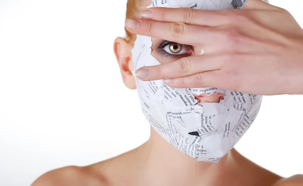 Mulher em máscara de papel — Fotografia de Stock