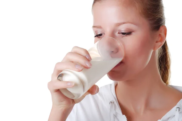 Kobieta z szklankę mleka — Zdjęcie stockowe