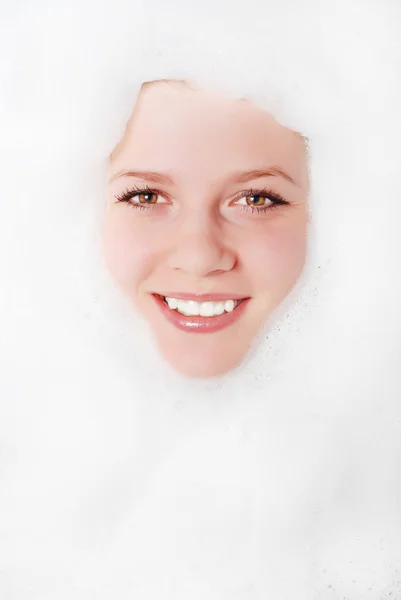 Mujer y espuma blanca —  Fotos de Stock