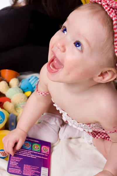 Pequena menina feliz — Fotografia de Stock