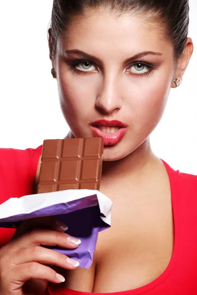 Kvinna och chokladkaka — Stockfoto