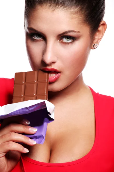 여자와 초콜릿 바 — 스톡 사진