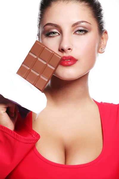 Kvinna och chokladkaka — Stockfoto