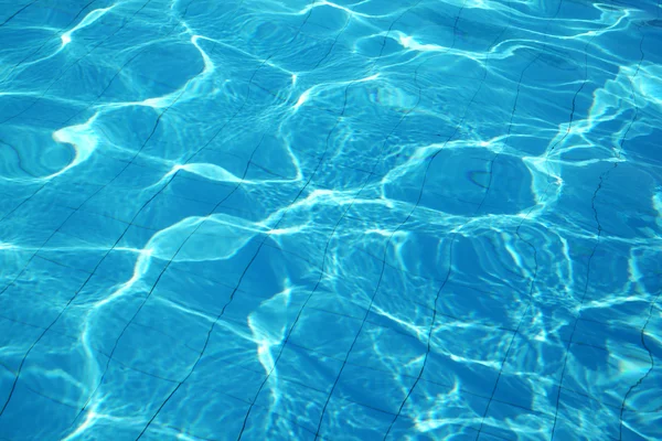 Water in het zwembad — Stockfoto