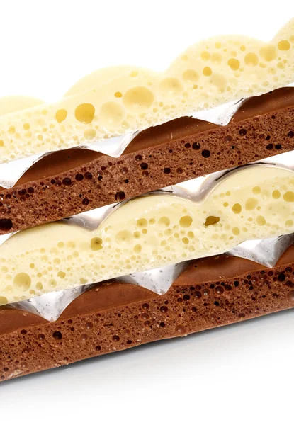 Pile de chocolat poreux brun et blanc — Photo