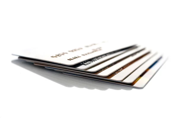 Tarjetas de crédito aisladas sobre fondo blanco — Foto de Stock