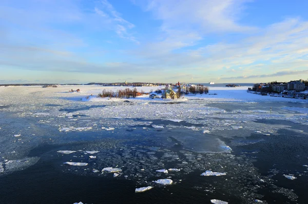Eisige Ostsee Helsinki lizenzfreie Stockbilder