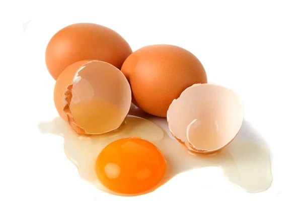 Uova di pollo isolate su bianco — Foto Stock