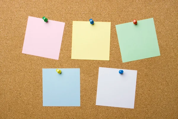 Corkboard with five blank notes — Stock Photo, Image