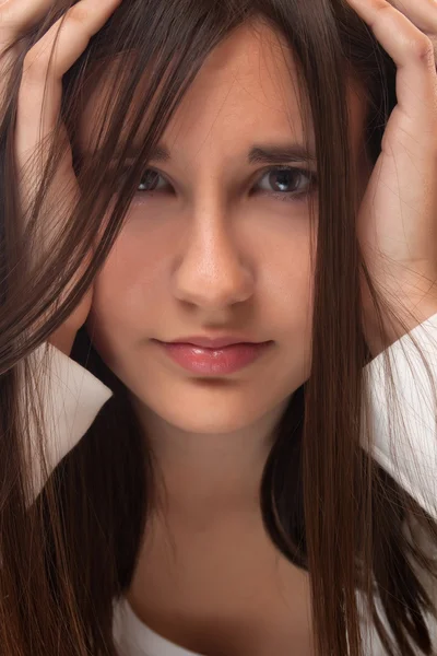 Gyönyörű tizenéves lány portréja — Stock Fotó