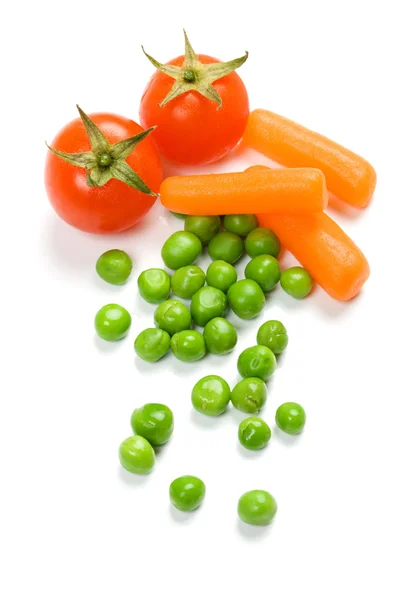 Tomaat, groene erwten en wortel — Stockfoto