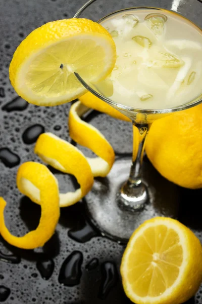 Natural lemonade in cocktail glass — Stock Photo, Image