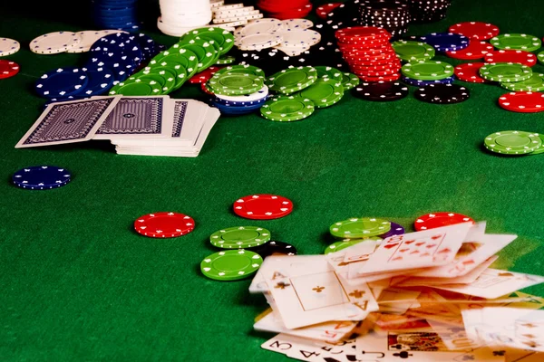 Équipement de poker - mouvement des cartes — Photo