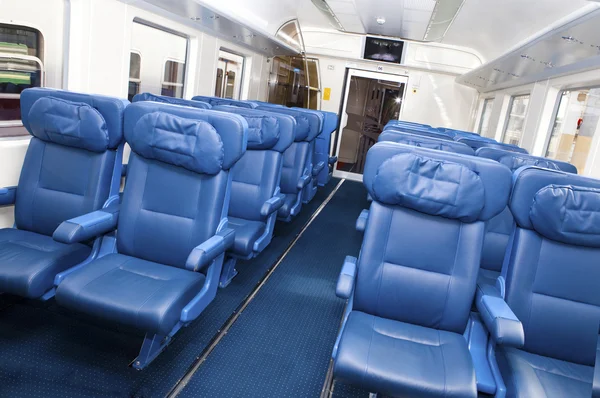 Interior de un tren de pasajeros con vacío —  Fotos de Stock