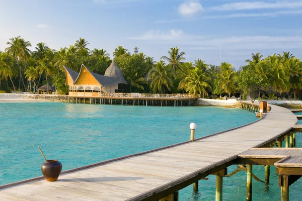 Isola in oceano, Maldive — Foto Stock