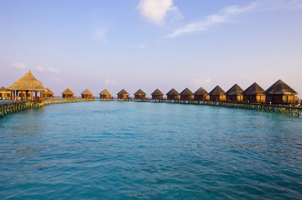 Villa su pali sull'acqua Maldive — Foto Stock