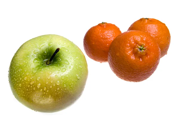 Manzana verde y mandarinas —  Fotos de Stock