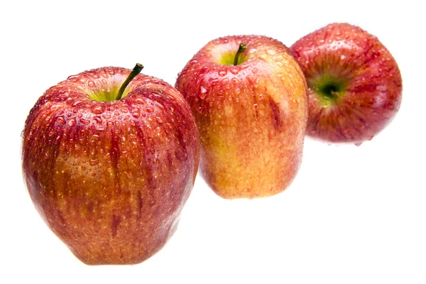 Tres manzanas jugosas n gotas de agua — Foto de Stock