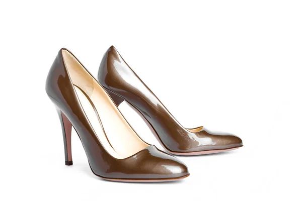 Bege-dourado feminino novos sapatos envernizados em salto alto-stiletto — Fotografia de Stock