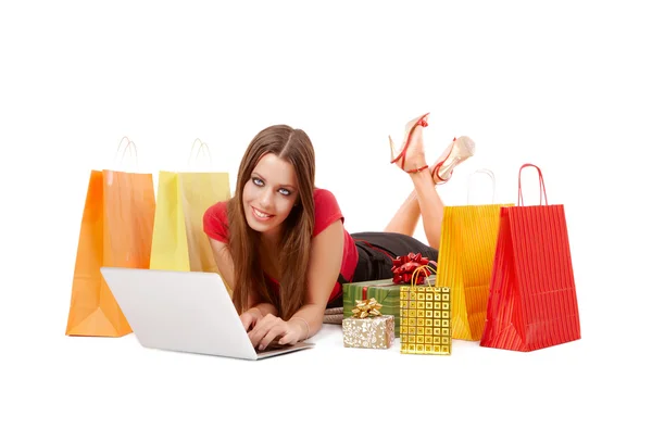 Renkli Çantalar ile güzel bir alışveriş kız — Stok fotoğraf