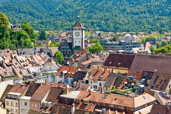 Utsikt över staden Freiburg i den svart skogen, Tyskland — Stockfoto