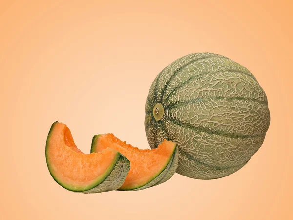 Meloen en twee segmenten geïsoleerd op achtergrond — Stockfoto