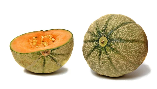 Meloen en sectie geïsoleerd op witte achtergrond — Stockfoto