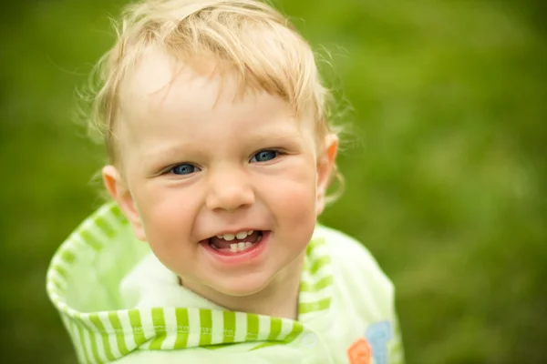 Šťastný chlapec portrét — Stock fotografie