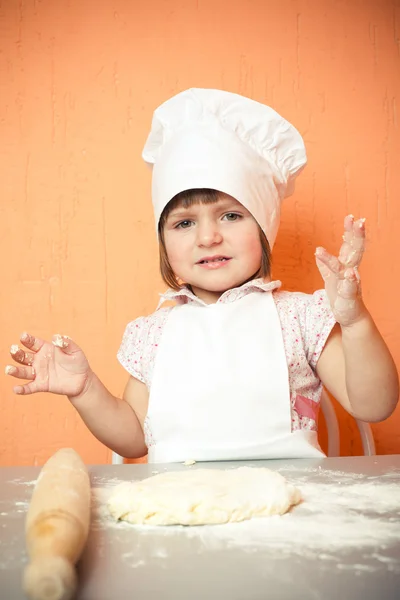 Mladá kuchařka — Stock fotografie