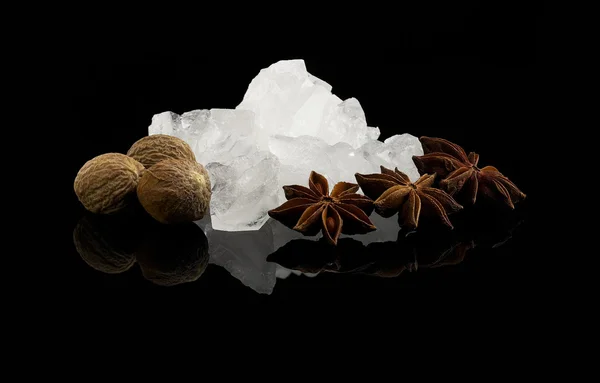 Azúcar cristalino y especias — Foto de Stock