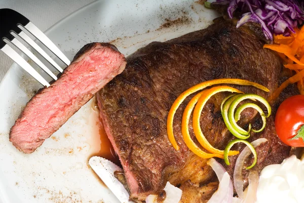 Nötkött ribeye steak — Stockfoto
