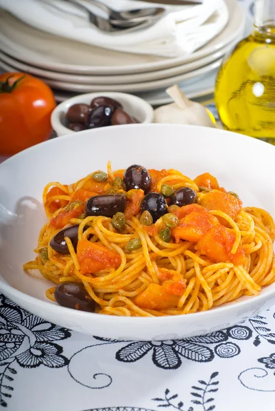 Spaghetti Pasta Puttanesca — Stockfoto