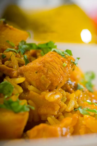Curry rundvlees rijst en aardappelen — Stockfoto