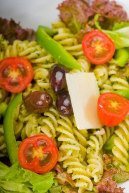İtalyan düdük makarna salatası
