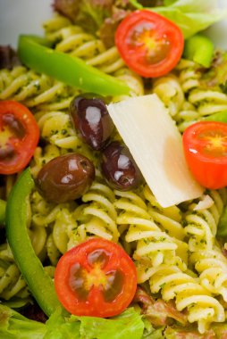 İtalyan düdük makarna salatası